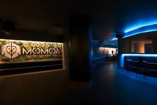 Momoa Zaragoza: un referente de la coctelería y la noche en el Casco Histórico